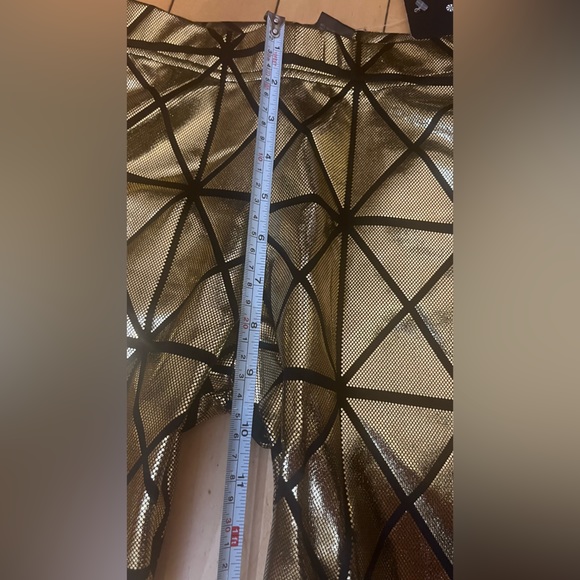 Gold foil printed disco pyramid legging - Picture 5 of 5